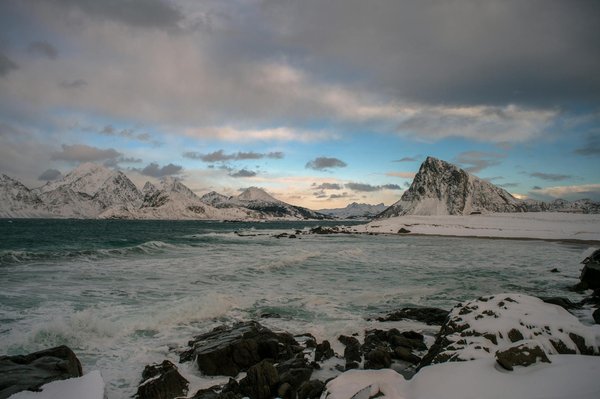 Discover the legendary hadrian"s wall: embark on an unforgettable guided tour!